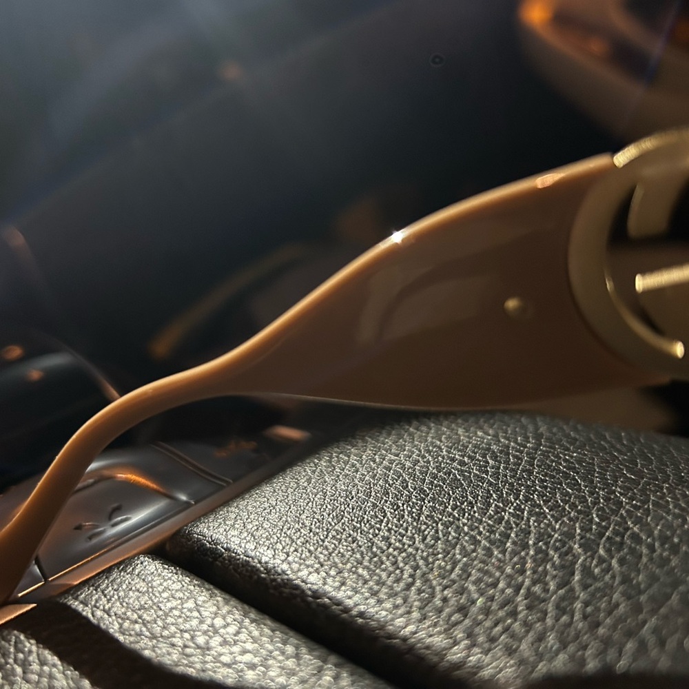 Gucci Brown and Cream Square Sunglasses
Perfect Condition - Picture 3 of 6